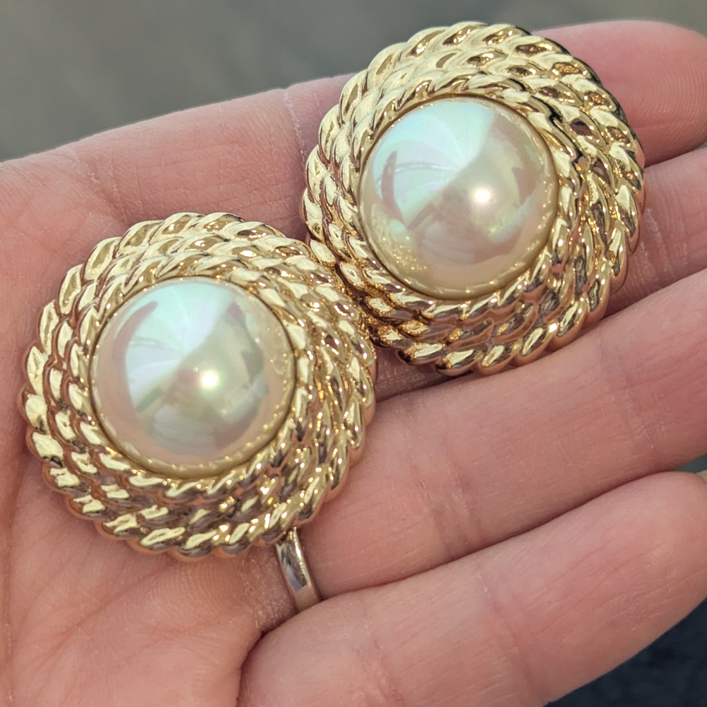 Vintage Nina Ricci Clip On Gold and Pearl Earrings